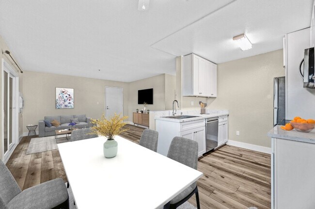 Building Photo - Downtown Livermore remodeled 2 bed 2 bath with washer and dryer