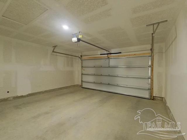 Foto del edificio - 300 Monarch Ln