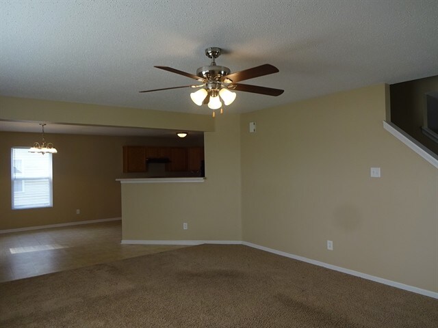 Building Photo - 489 Bourneside Dr