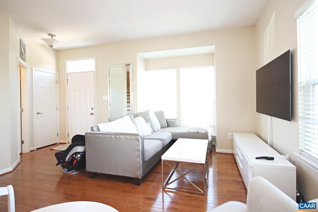 Building Photo - 2000 Asheville Dr