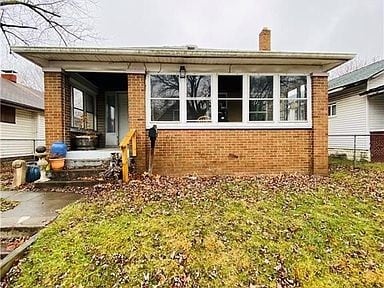 Building Photo - 1348 N Gale St