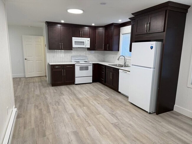 Foto del edificio - 185 Moss Ln
