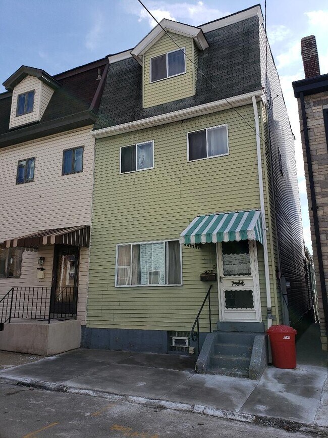 Foto del edificio - 427 Cedarville St