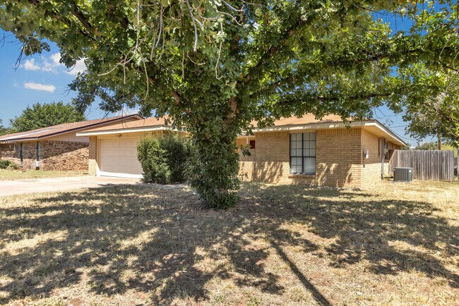 Building Photo - 6539 Amber Dr