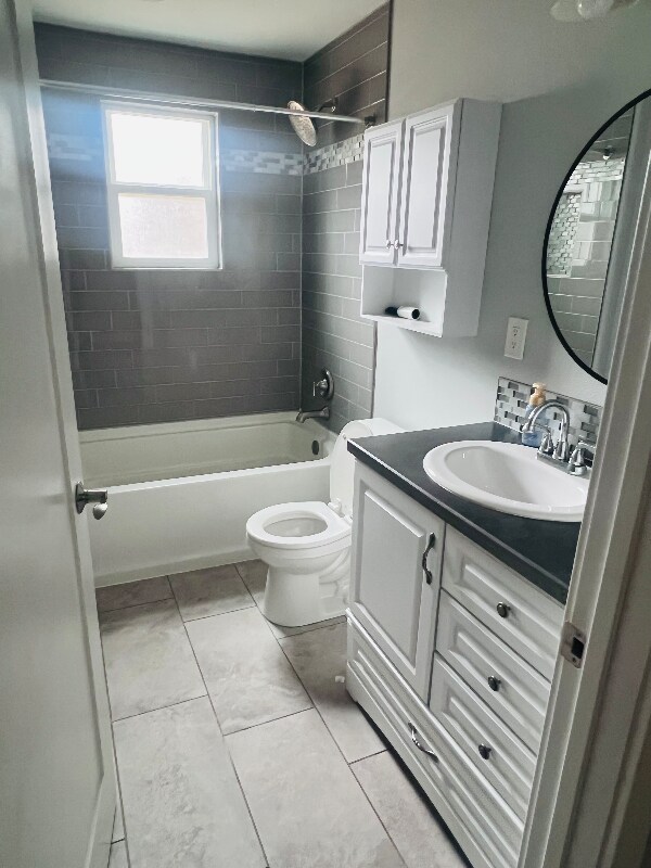 Foto del edificio - 4018 E Pacific Ave