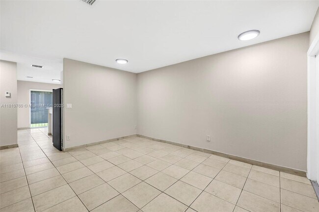 Building Photo - 142 NW 69th St