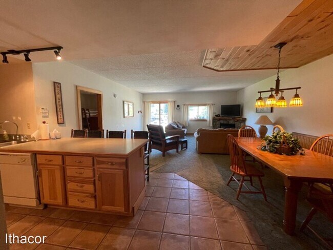 Building Photo - 2 br, 2 bath House - 2120 Clute Rd #R3