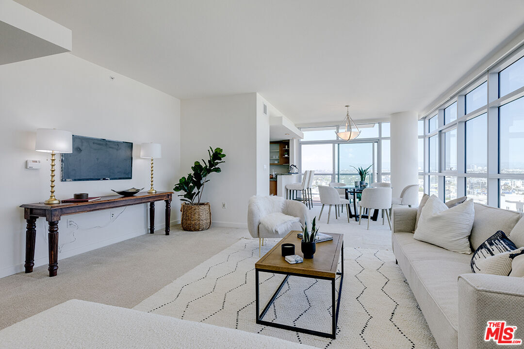 Foto principal - 13700 Marina Pointe Dr