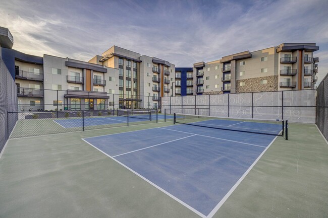 Building Photo - The Opal Apartments