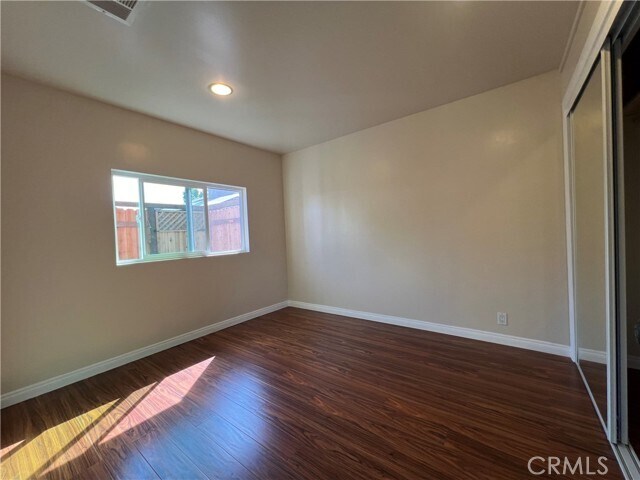 Building Photo - 4727 Milne Dr