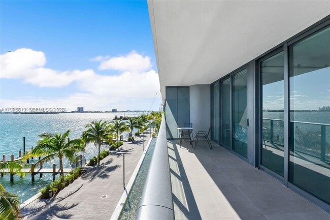 Foto del edificio - 3131 NE 7th Ave