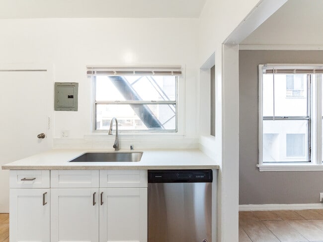 Foto del edificio - 209 N Berendo St