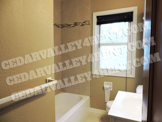 Foto del edificio - 2 bedroom, 1 bath house