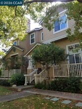 Building Photo - 4764 Central Pky