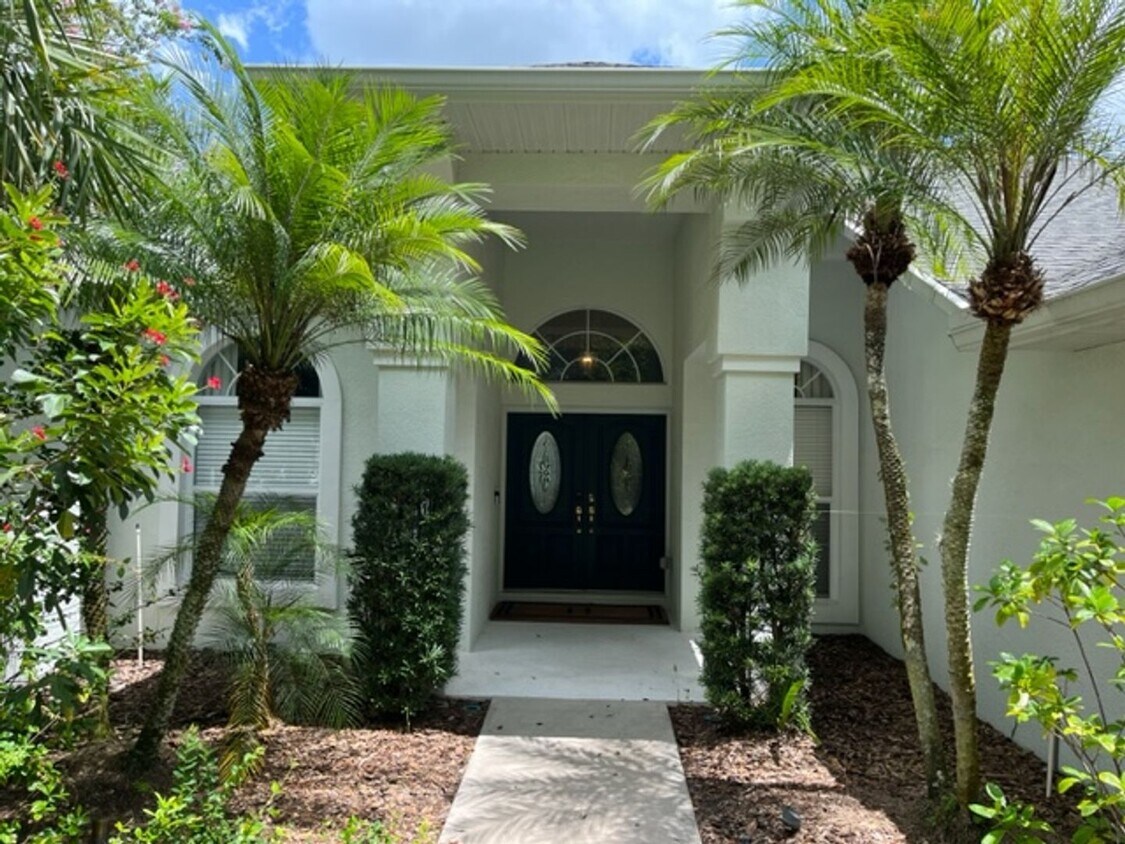 Golf Course Fully furnished 4 bedroom 3 b... House Rental in Valrico, FL