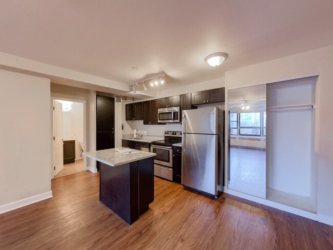 Foto del edificio - 4180 N Marine Dr