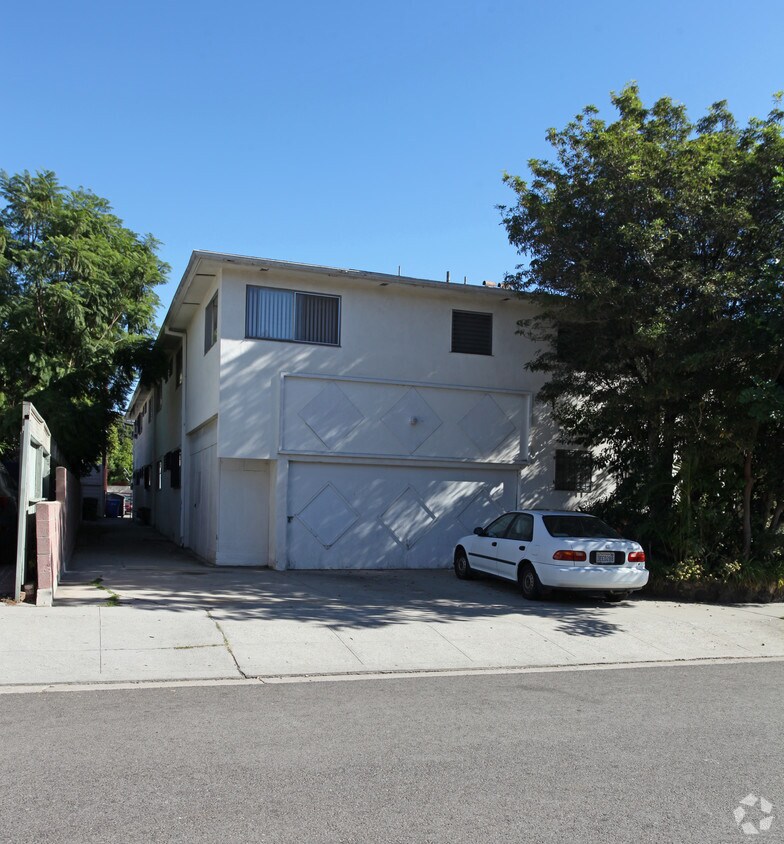 Building Photo - 1352 N Citrus Ave