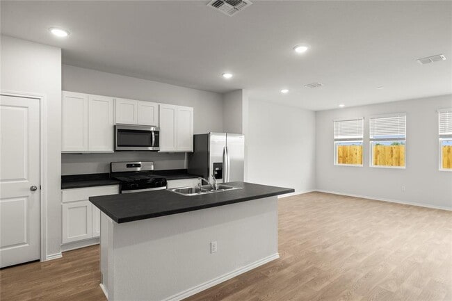 Building Photo - 116 Kendall Ln