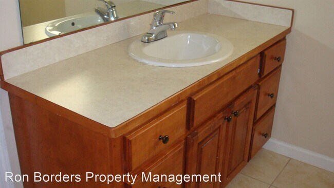 Foto del edificio - 3 br, 2 bath House - 5761 Emily Lane