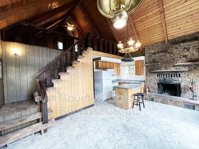 Building Photo - 1302 Twin Lakes Dr