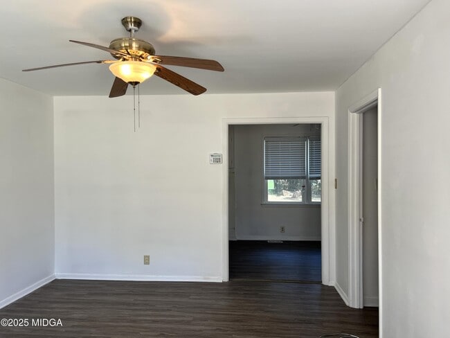 Building Photo - 3347 Thunderbird Rd
