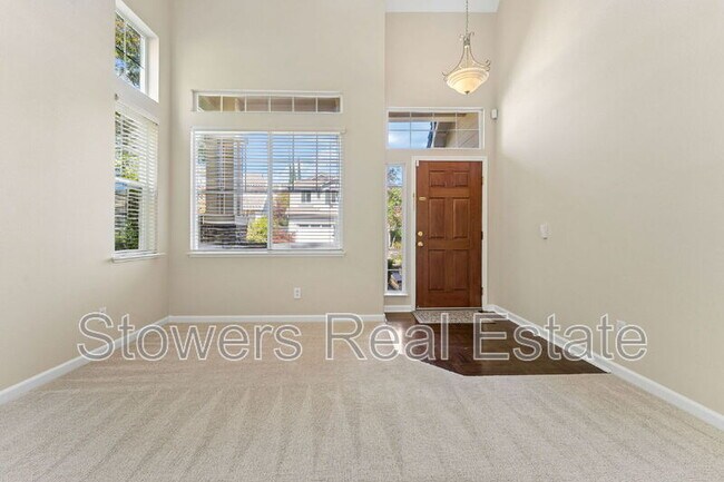 Foto del edificio - 137 Woodcrest Dr
