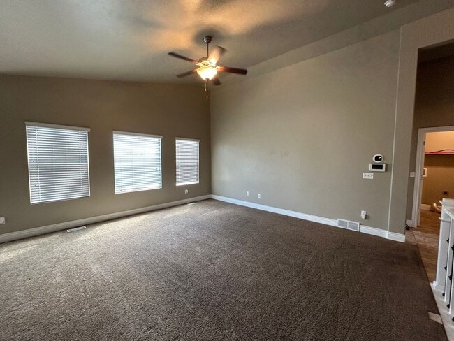 Building Photo - Lakeview Drive Home