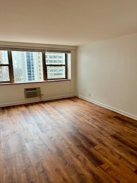 Foto del edificio - 253 E Delaware Pl
