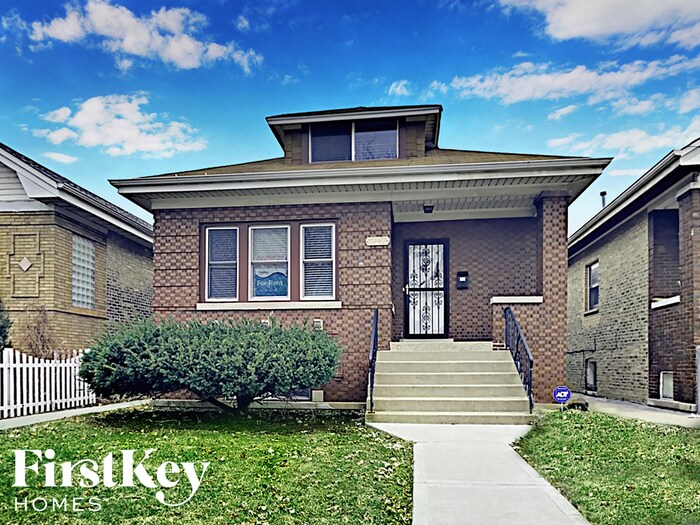 Primary Photo - 5143 W Fletcher St