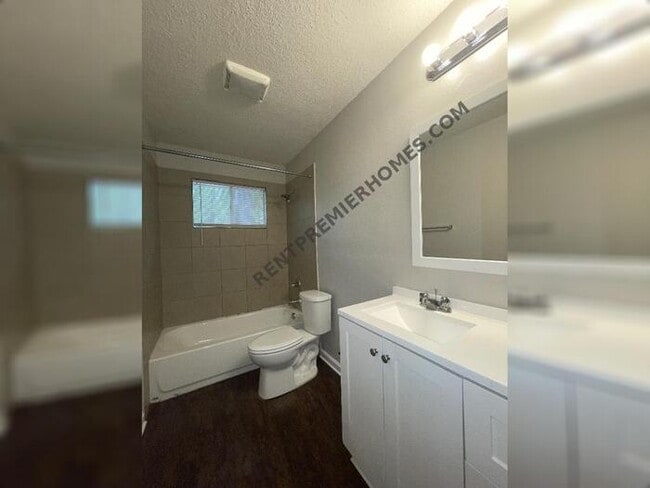 Building Photo - 11301 Donnie Dr
