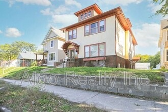 Building Photo - 2646 Dupont Ave N