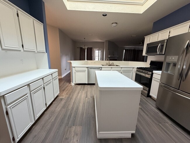 Building Photo - 15414 Hillside Park Way