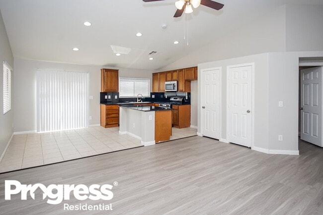 Building Photo - 5622 Tropic Breeze St