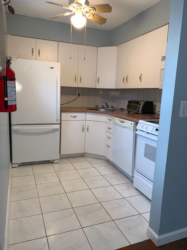 Kitchen - 520 Newark Pompton Tpke