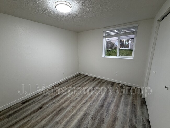 Building Photo - 1223 2nd St