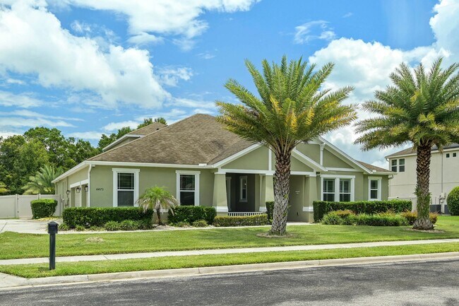 Foto del edificio - Expansive 4 bedroom, 3 bath remodeled home in gated community