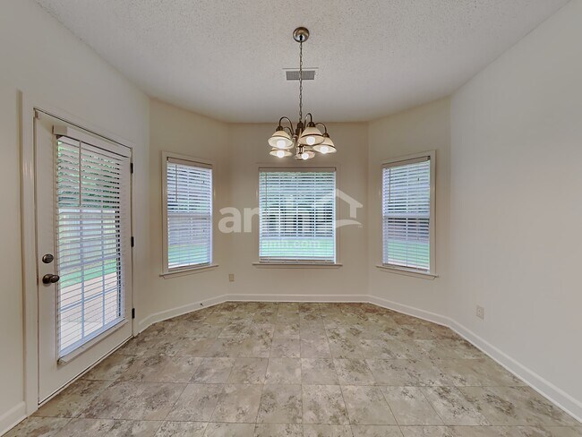 Foto del edificio - 1663 Brimhill Ln