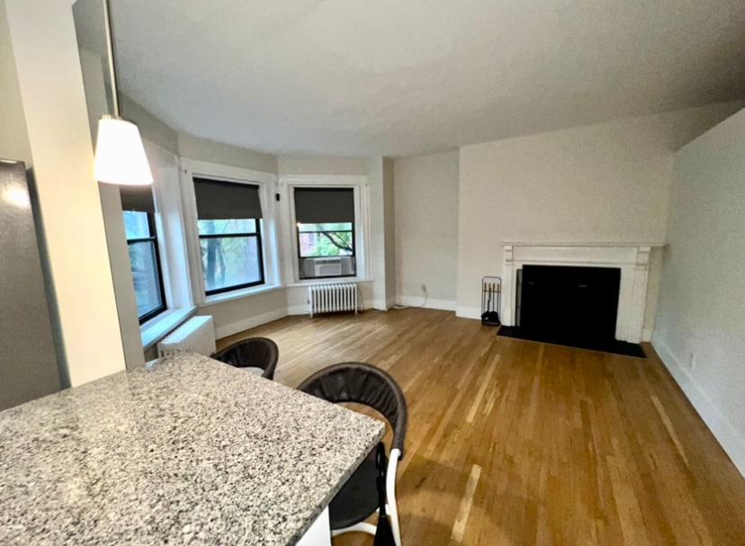 Primary Photo - 475 Beacon St
