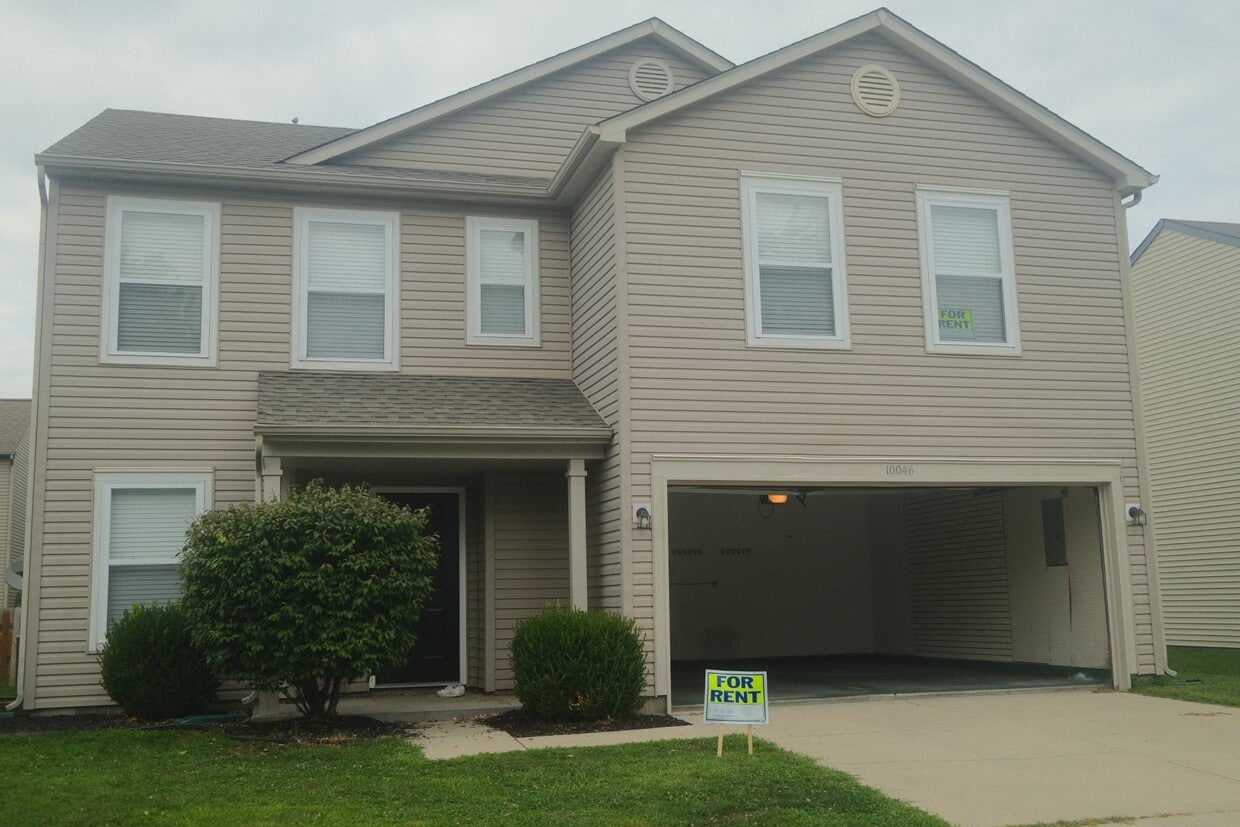 Foto principal - 10046 Sapphire Berry Ln
