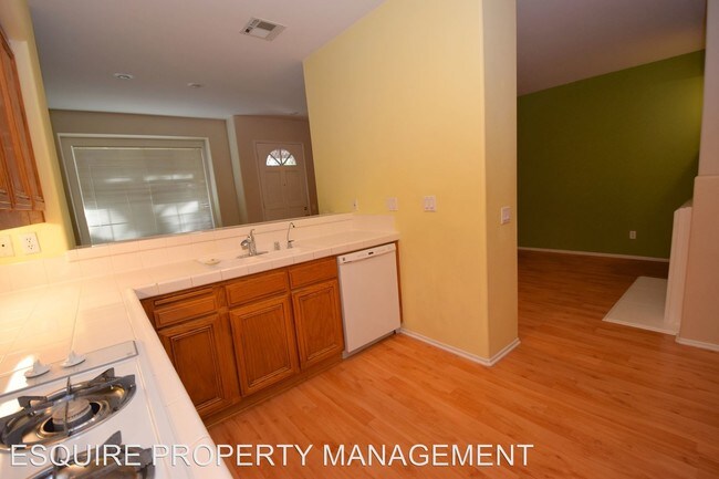 Foto del edificio - 3 br, 2.5 bath House - 215 CAMINO TOLUCA