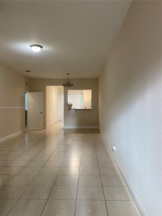 Foto del edificio - 65 SW 16th Ave