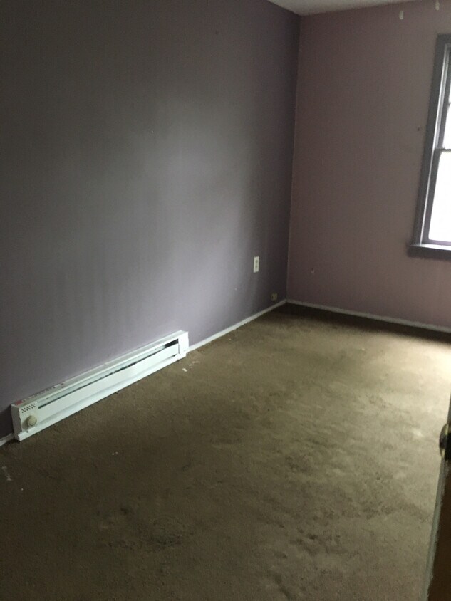 Building Photo - 819 W Thrush Ave