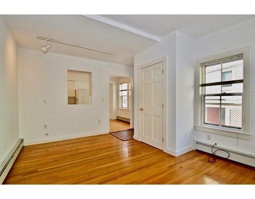 Building Photo - 577 Franklin St