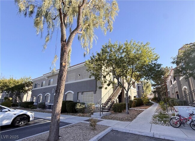 Foto del edificio - 10245 S Maryland Pkwy