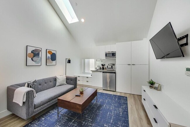 Building Photo - Artthaus Linden: New Luxury Apartment! 1 m...