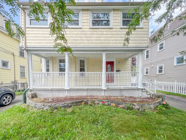 Building Photo - 198 Highland Ave