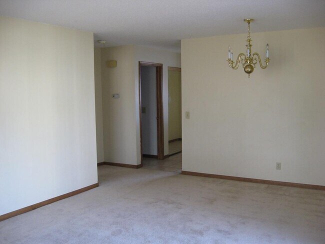 Building Photo - 7291 Bagpipe Blvd
