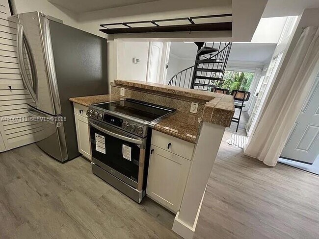 Foto del edificio - 3209 Bird Ave