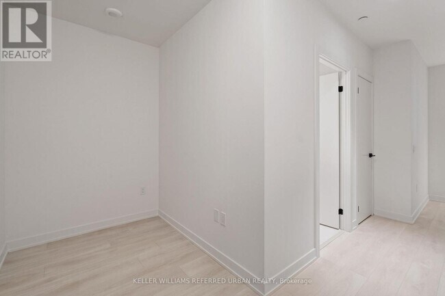 Photo du bâtiment - 117 Broadway Ave