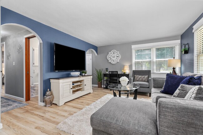 Foto del edificio - 302 E Wilson Ave